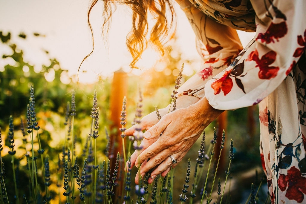 A women holding the flower